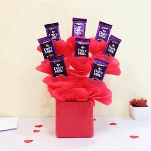 Glass Vase Arrangement Of 8 Dairy Milk Chocolate For Mother's Day Gift For Mom