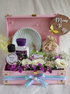 Baby Shower Hamper Gift Set of 5 Item Includes Body wash,Body lotion,Trinket dish,Jar of chocolate coated nuts,Potli with mini brownies,Trunk box
