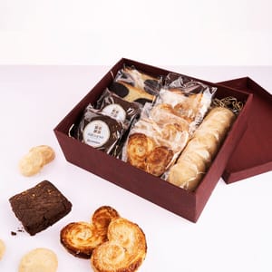 Sweet Bakery Box (Sweethearts cookies,Butter cookies,vanilla and chocolate,Marble cake slices,Walnut Brownies)