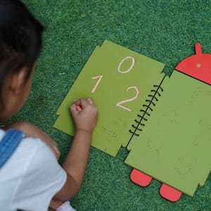 Wooden Reusable Android Math Activity Writing Practice Chalk Book for Kids