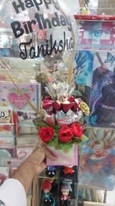 Balloon bouquet with chocolates and roses, customization available