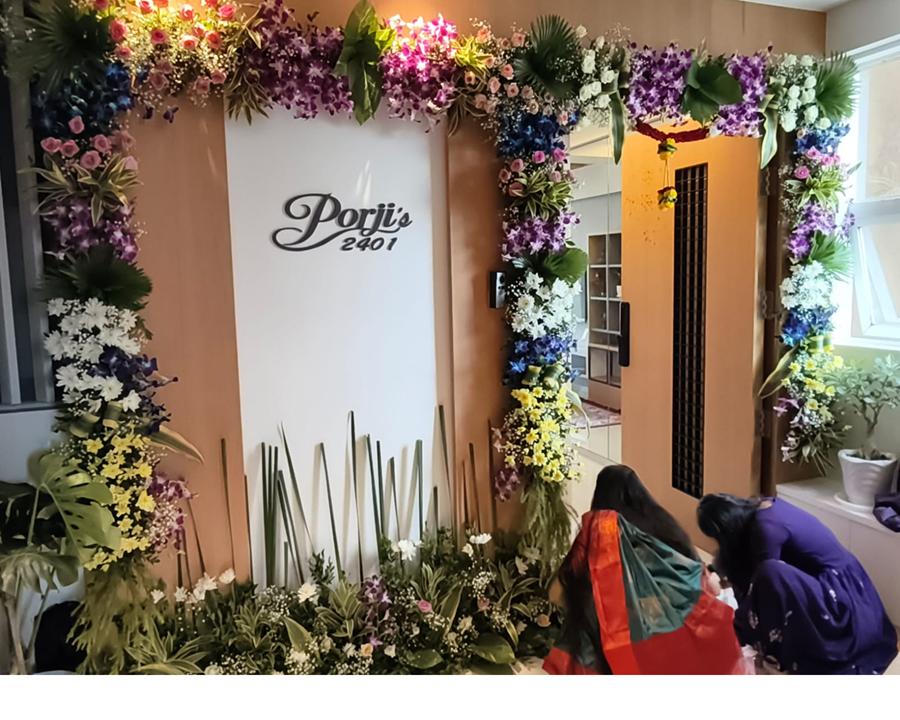 Mixed Flower Decoration on entrance gate image 1